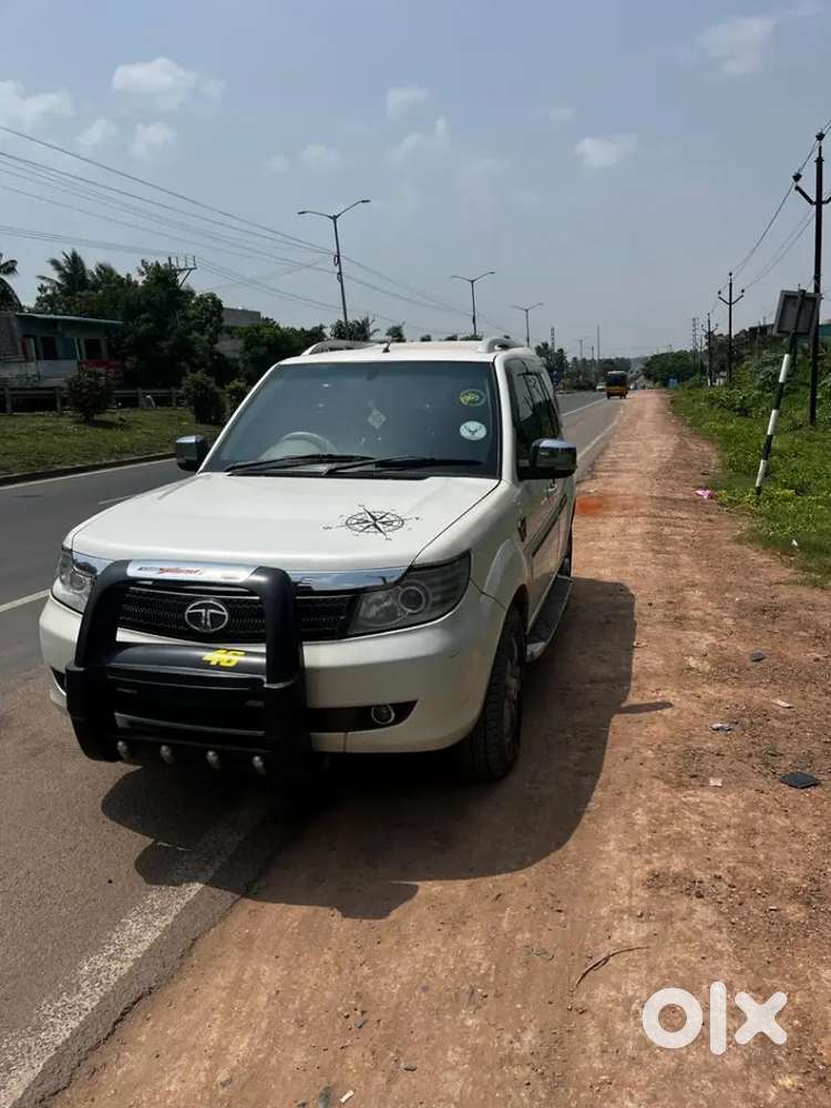 Tata Safari Storme 2013