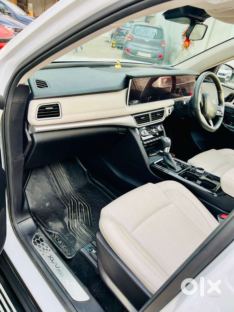 Mahindra Xuv700 2.0 Ax 7 Petrol At Luxury Pack Str, 2024, Petrol