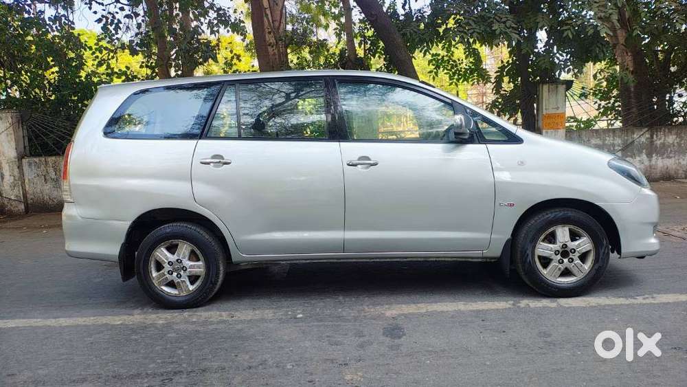 Toyota Innova 2.5 Vx 8 Seater Bs Iv, 2007, Diesel
