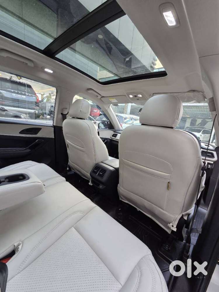 Mahindra Xuv700 2.2 Ax 5 Diesel At 7 Str, 2024, Diesel