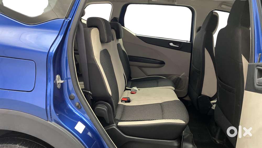 Renault Triber Rxz, 2022, Petrol