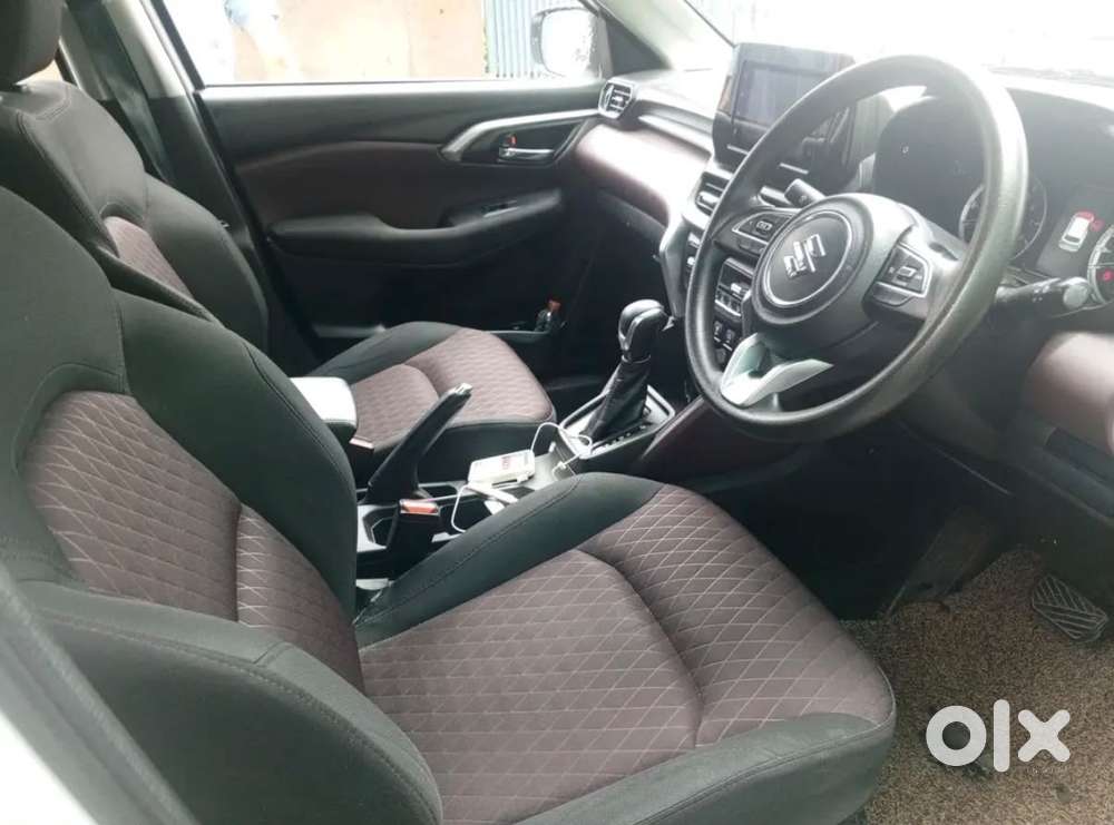 Maruti Suzuki Grand Vitara 1.5 Delta Smart Hybrid At, 2023, Petrol
