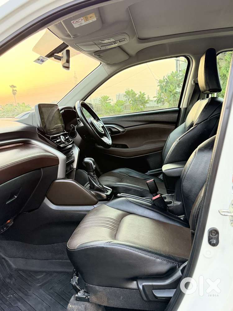 Toyota Urban Cruiser Hyryder 1.5 V Hybrid, 2023, Petrol