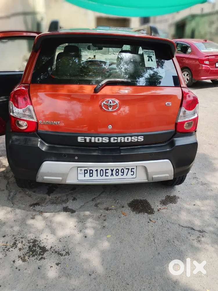 Toyota Etios Cross 2014