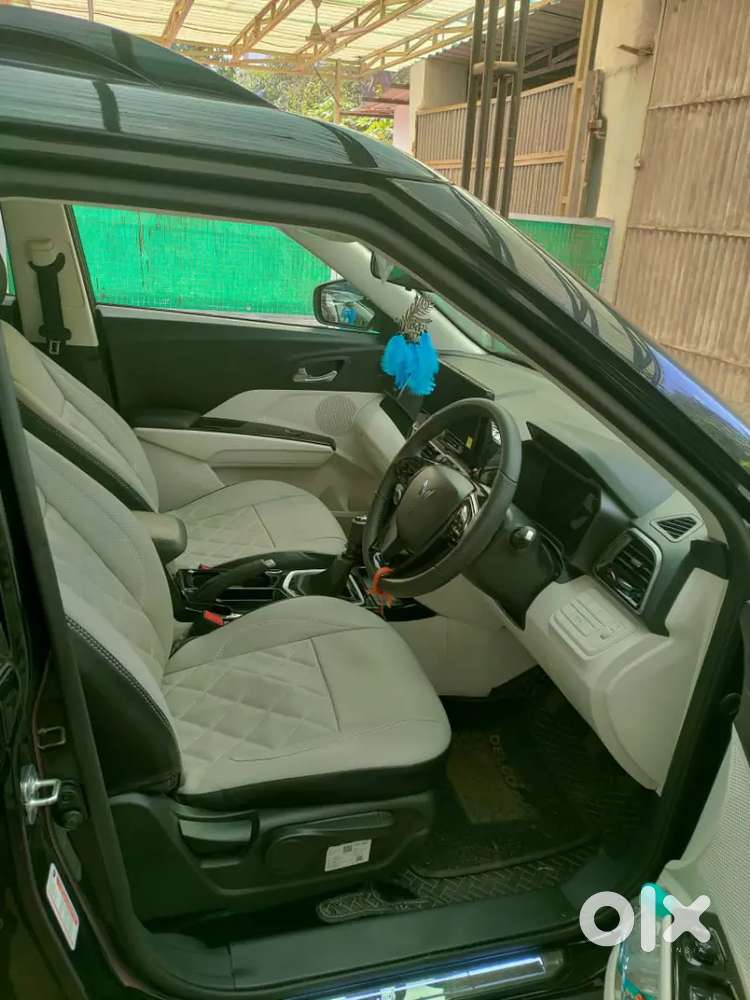 Mahindra Xuv 3xo October 2025 Diesel 9000 Km Driven 6 Months Old