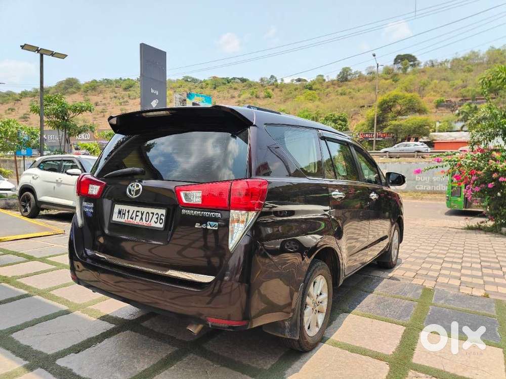Toyota Innova Crysta 2.4 V, 2016, Diesel