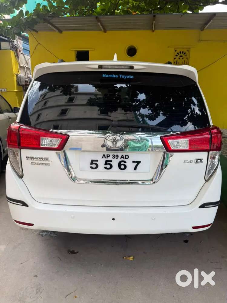 Toyota Innova Crysta 2016 Diesel 215000 Km Driven