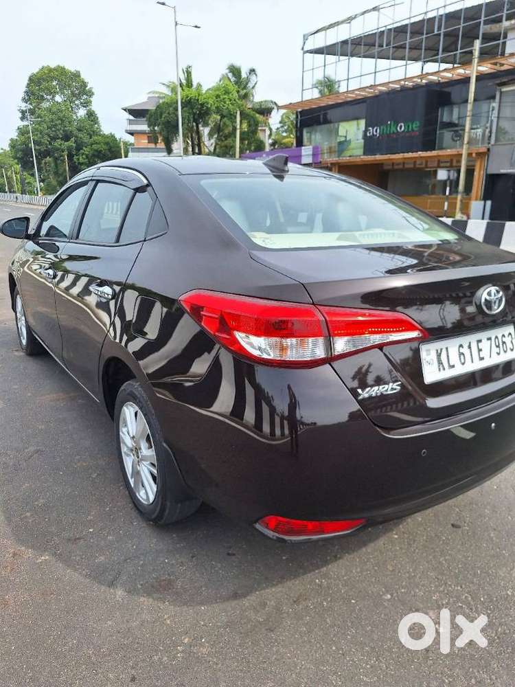 Toyota Yaris J Cvt, 2020, Petrol