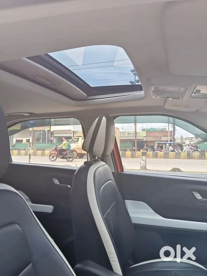 Tata Punch Creative Dual Tone Mt Sunroof, 2023, Petrol