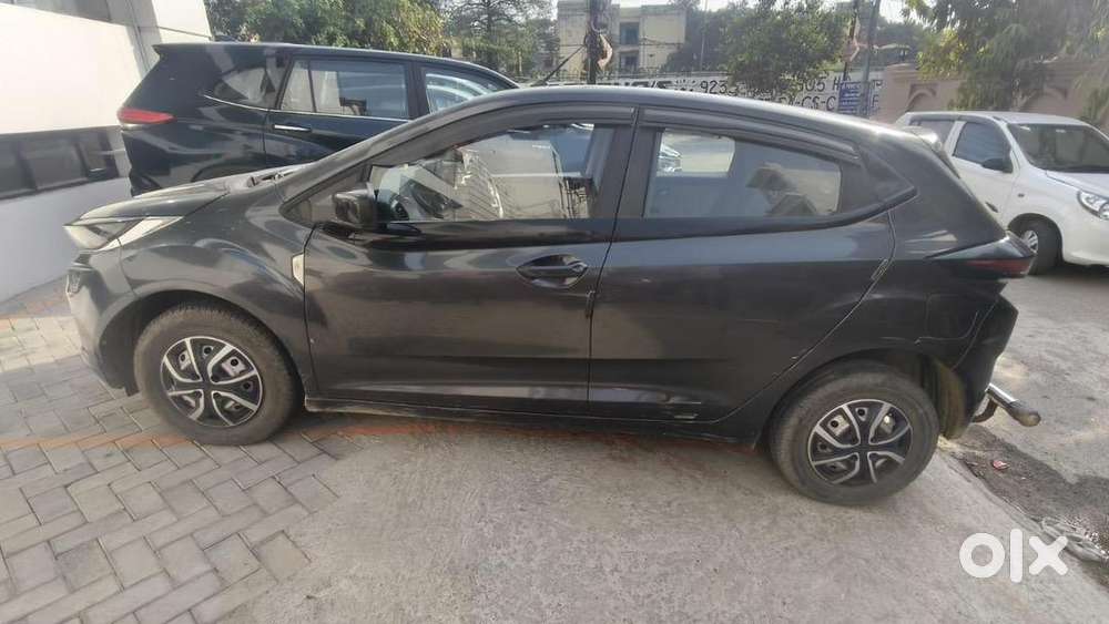 Tata Altroz 2021 Diesel 43000 Km Driven