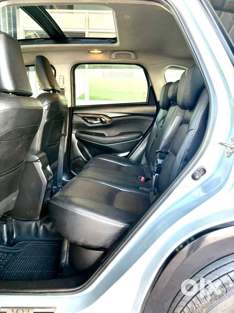 Maruti Suzuki Grand Vitara 1.5 Alpha Plus Dual Tone Intelligent Hybr..