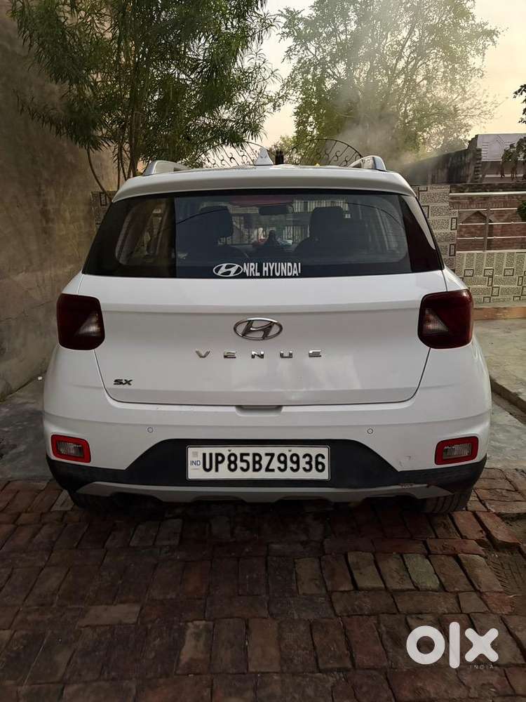 Hyundai Venue 2022 Diesel Well Maintained
