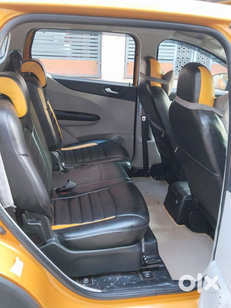 Renault Triber Rxt, 2023, Petrol