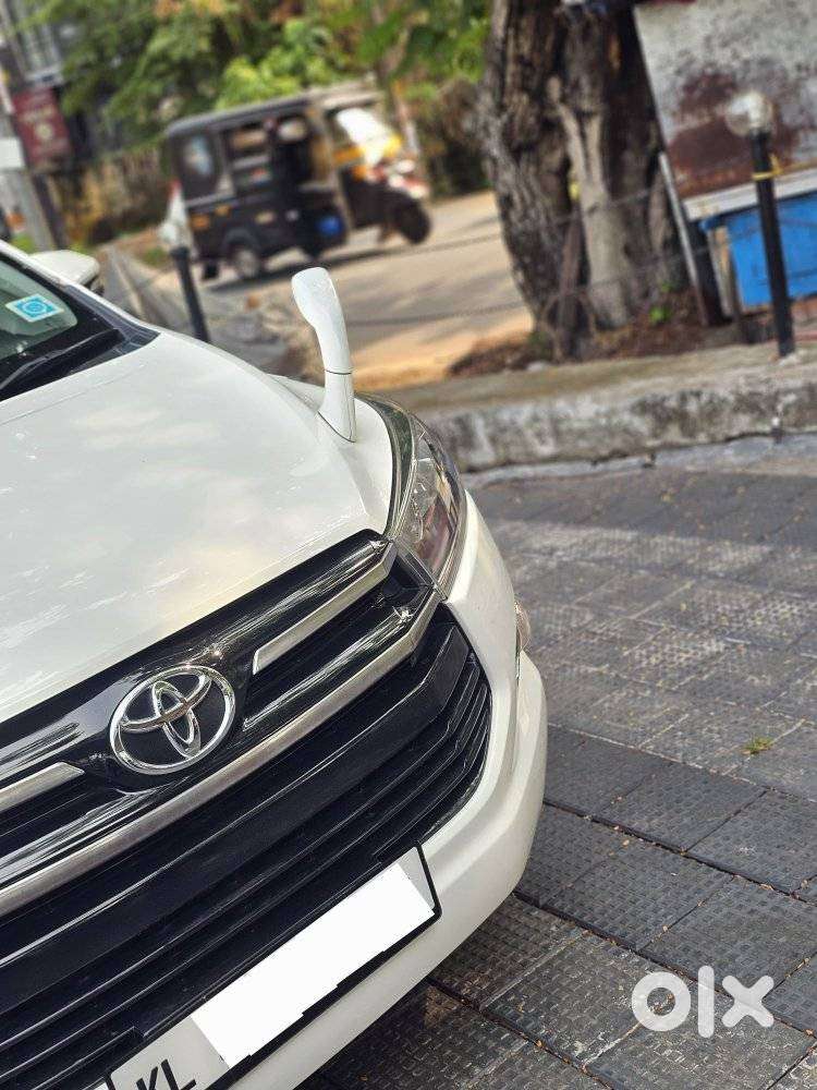 Toyota Innova Crysta 2.8 Gx Automatic 8 Str, 2016, Diesel