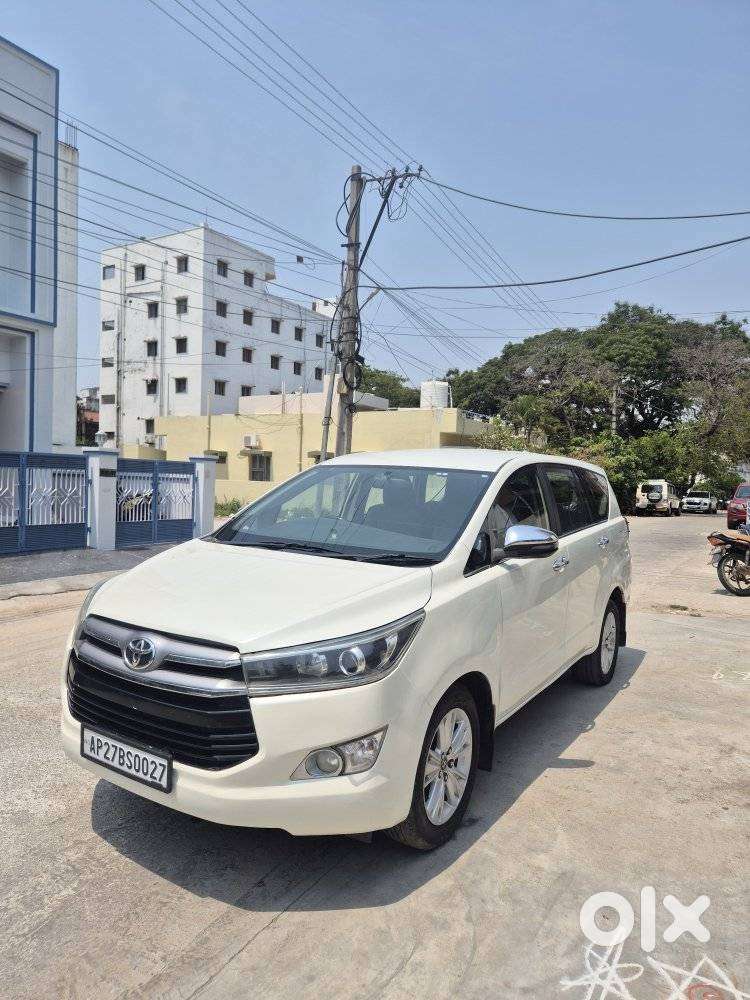 Toyota Innova Crysta 2.7 Zx At, 2016