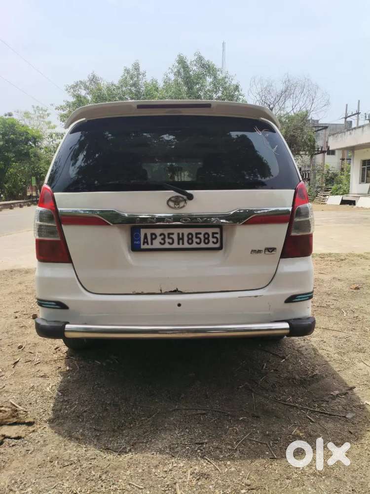 Toyota Innova Hycross 2008