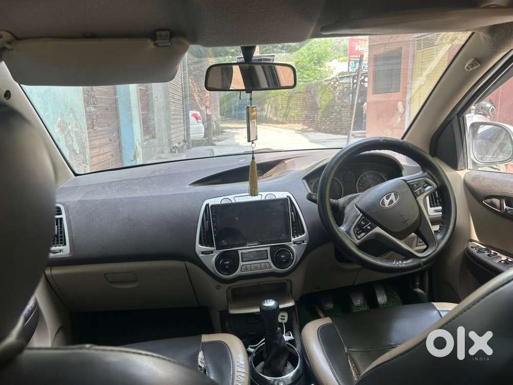 Hyundai I20 Sportz Petrol 2011