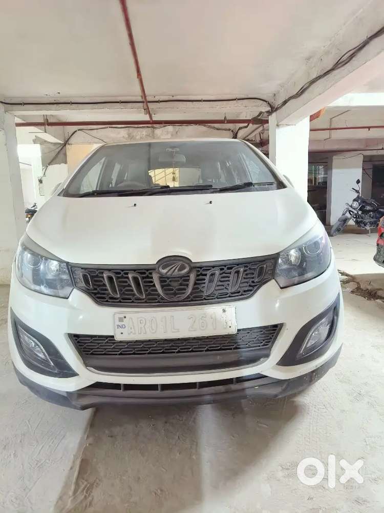 Mahindra Marazzo  M8 2018