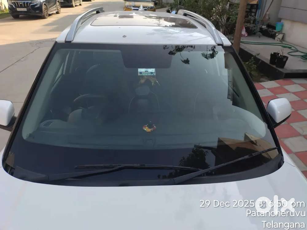 Venu Sx Diesel 1.5 Showroom Track Vehicle