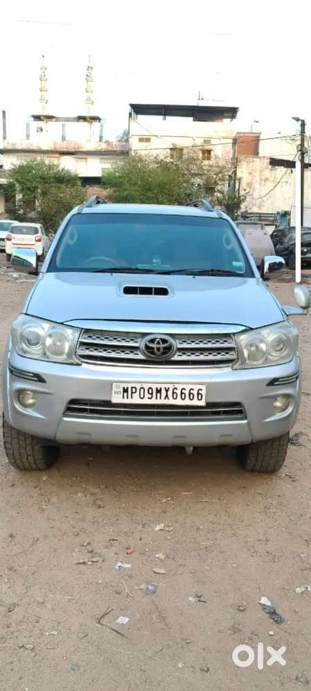 Toyota Fortuner 4x4 2011 Full Loaded He