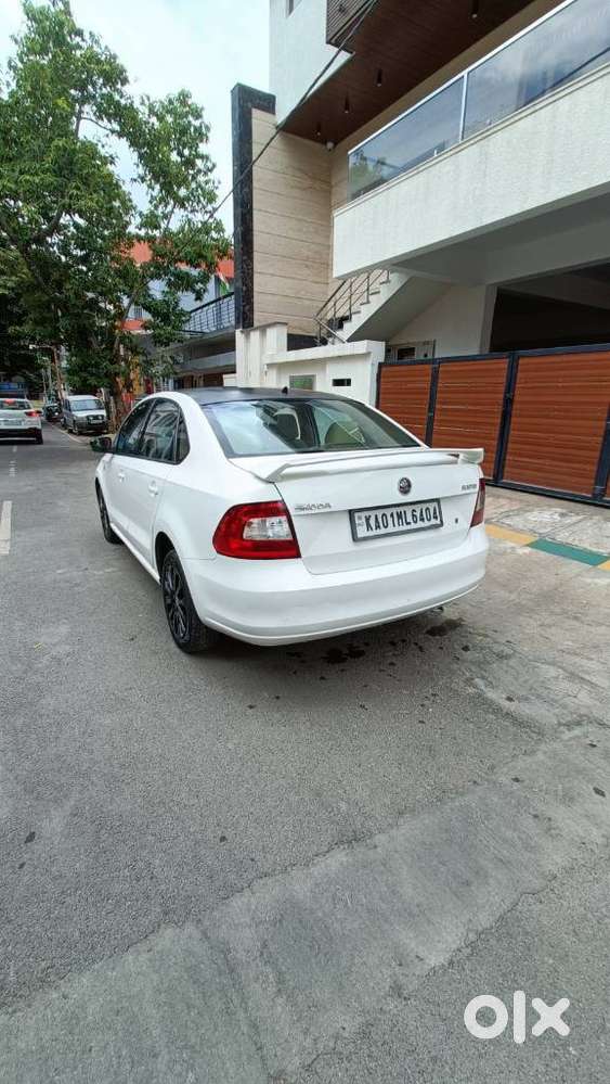 Skoda Rapid 1.6 Mpi At Elegance, 2014, Petrol