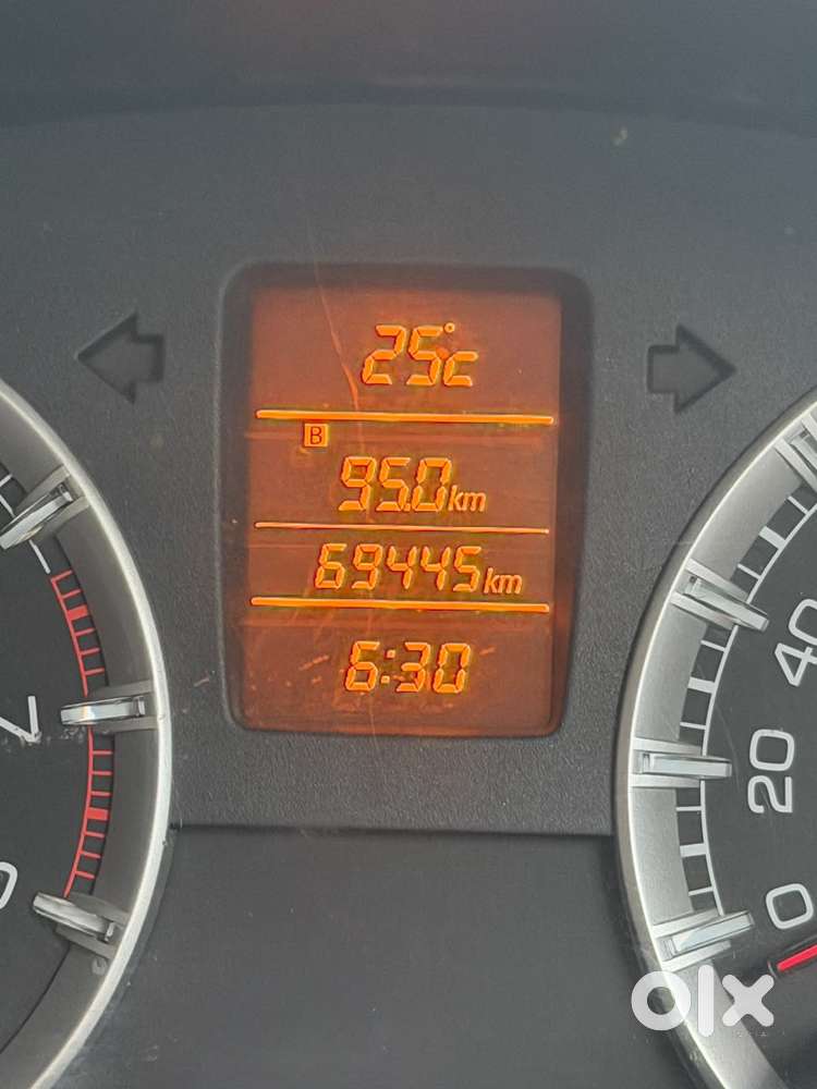 Maruti Suzuki Ertiga Zxi, 2012, Petrol