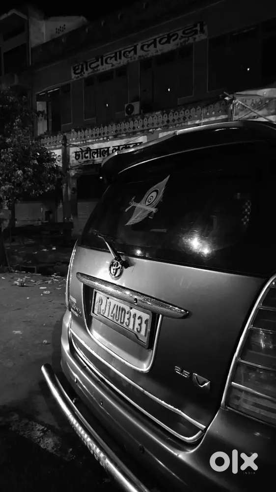 Toyota Innova Vx 7 Petrol 2011
