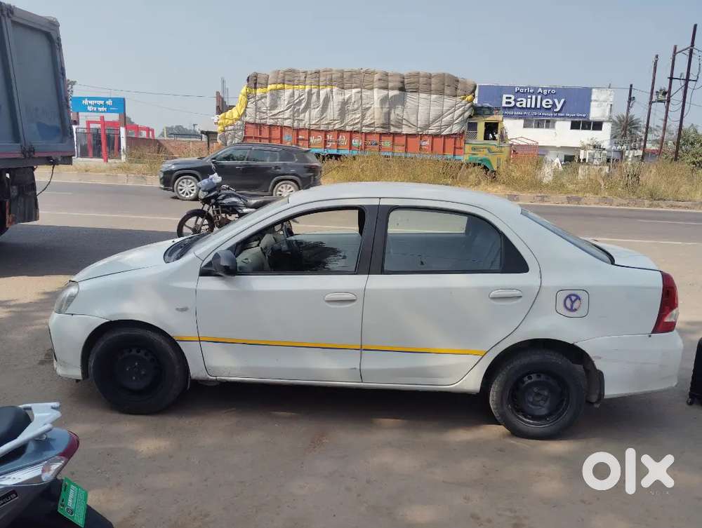 Ek Lakh Rupye De Gadi Le Jaye