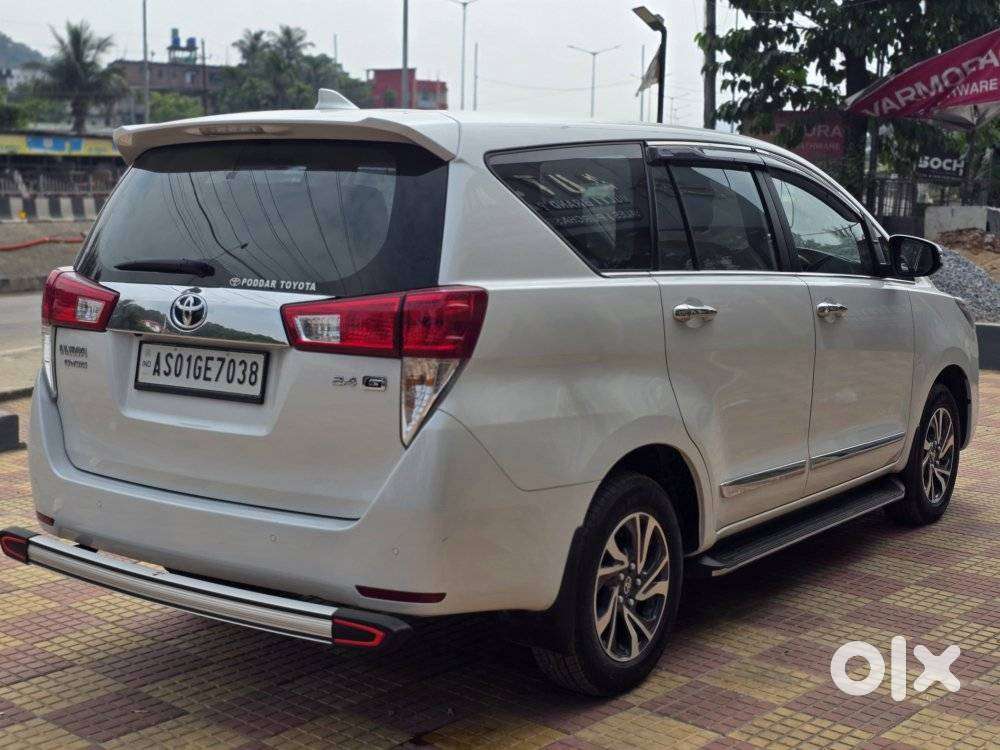 Toyota Innova Crysta 2.4 G Plus Mt 8 Str, 2025, Diesel