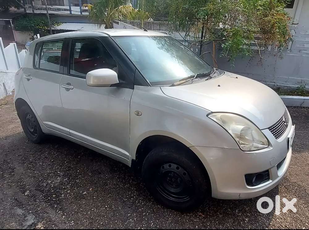 Maruti Swift 1.3 Vxi /abs/ Silky Silver