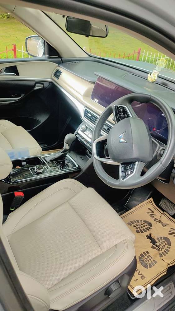 Mahindra Xuv700 2.2 Ax 7 Diesel At Str Awd, 2023, Diesel