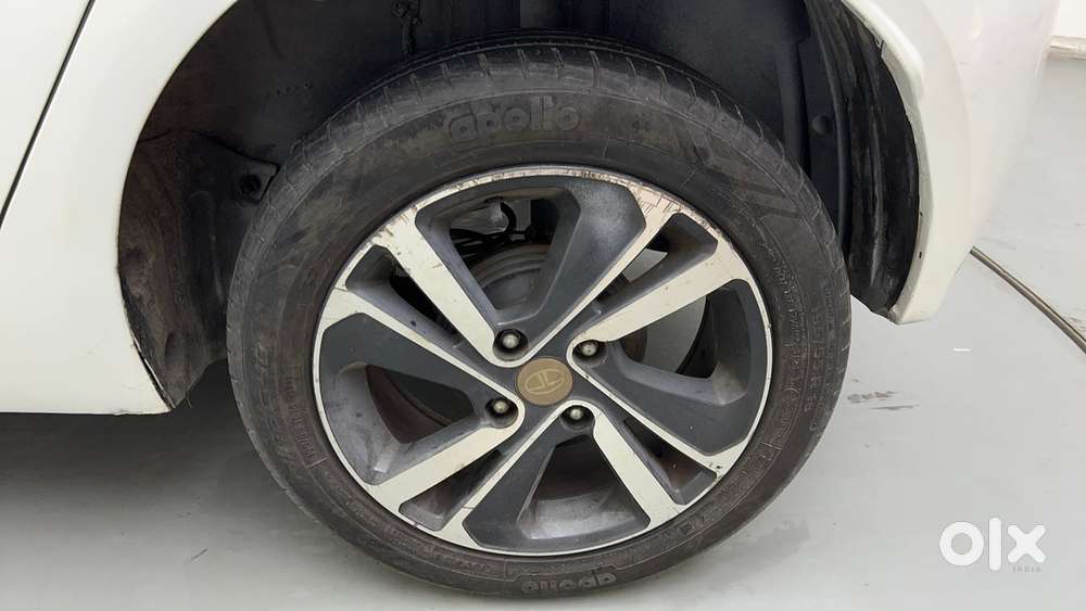 Tata Altroz Xz, 2020, Petrol