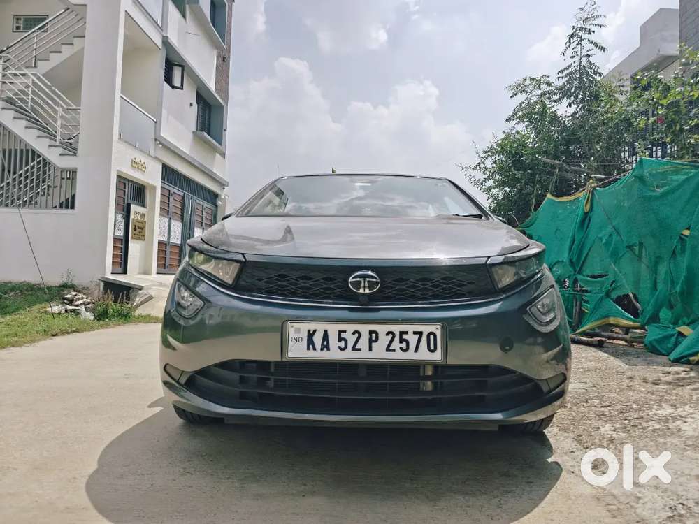 Tata Altroz Petrol 2024