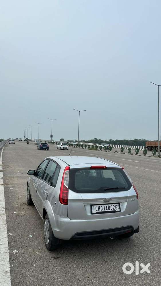 Ford Figo 2010 Petrol 90000 Km Driven