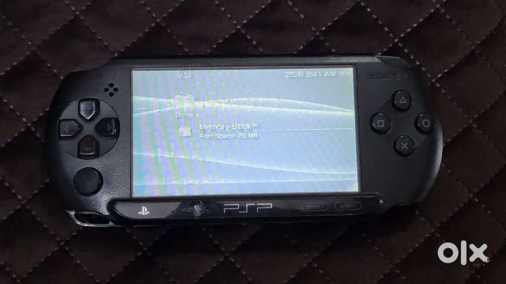 Sony PSP Street (Playstation portable) with games & charger