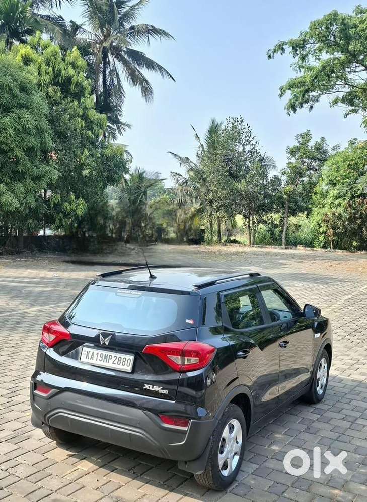 Mahindra Xuv300 2024 Petrol Well Maintained