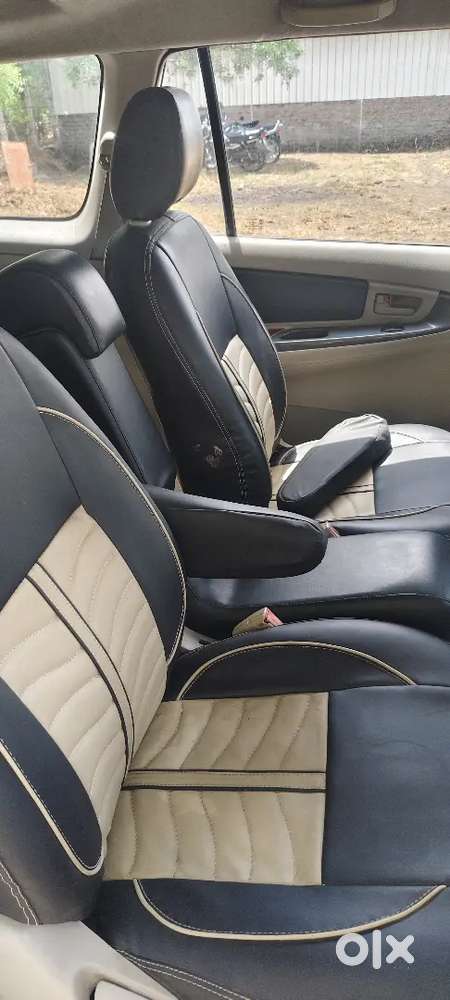 Toyota Innova 2011 Diesel Well Maintained
