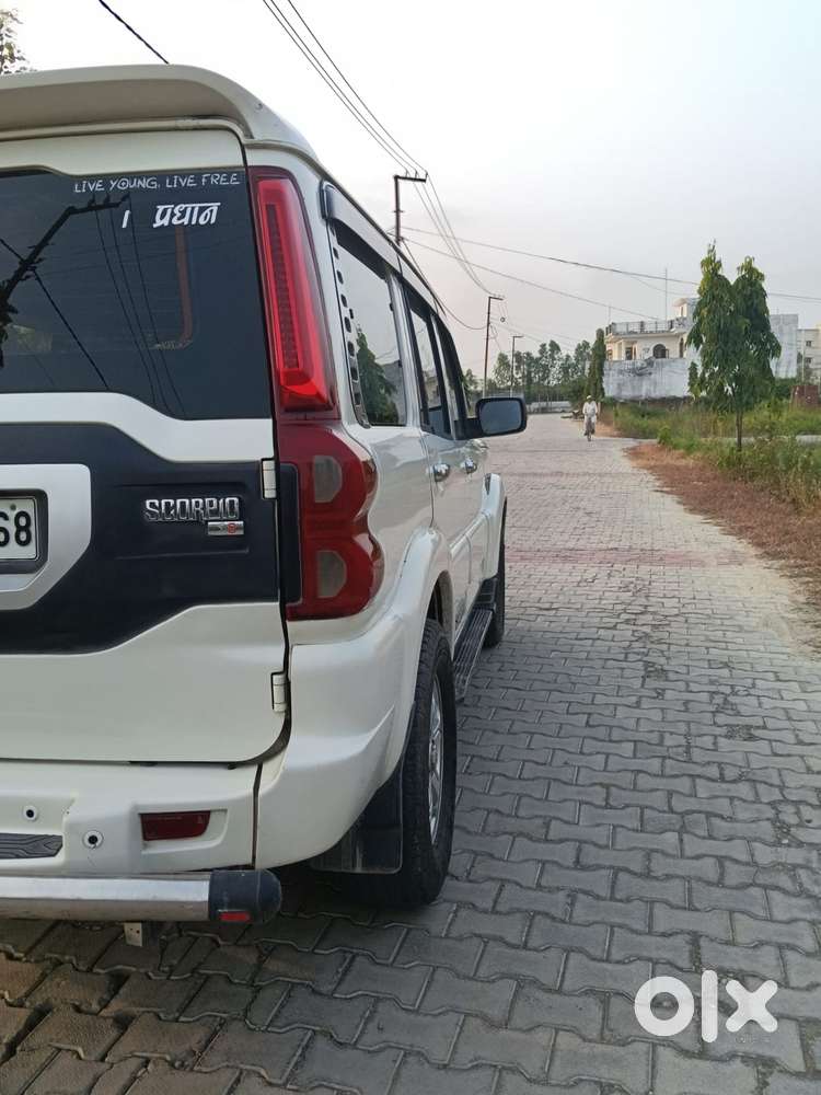 Mahindra Scorpio S8, 2015, Diesel