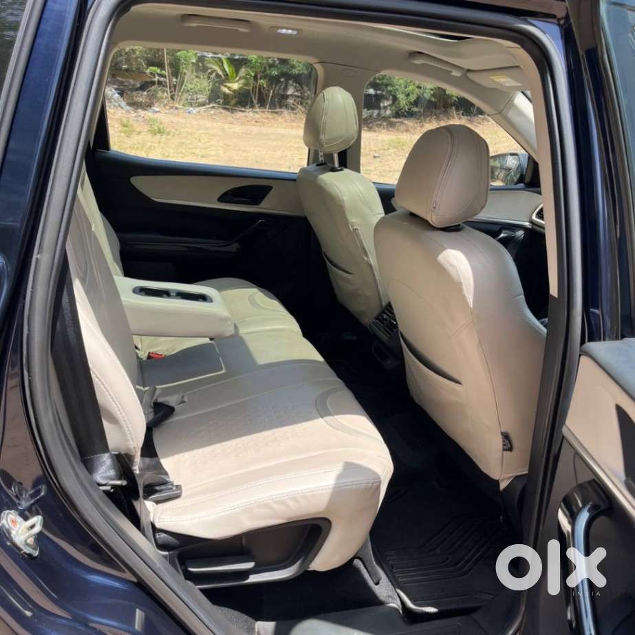 Mahindra Xuv700 2.2 Ax 5 Diesel At 7 Str, 2022, Diesel