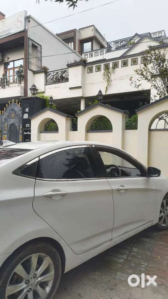 Hyundai Fluidic Verna Crdi 2012
