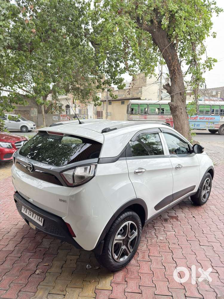 Tata Nexon 1.2 Revotron Xma Amt (s), 2019, Petrol
