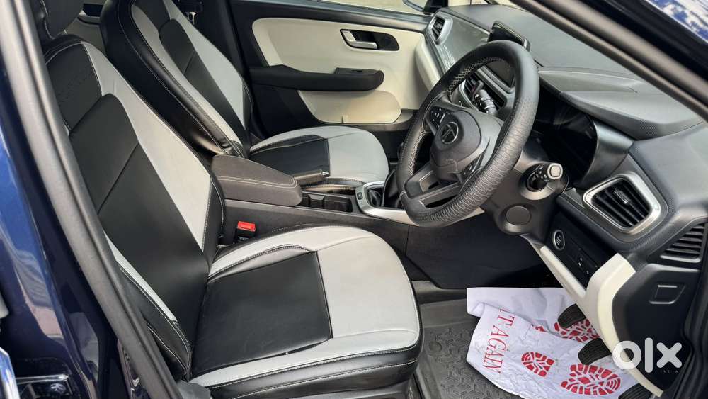 Tata Altroz Xz, 2025, Petrol