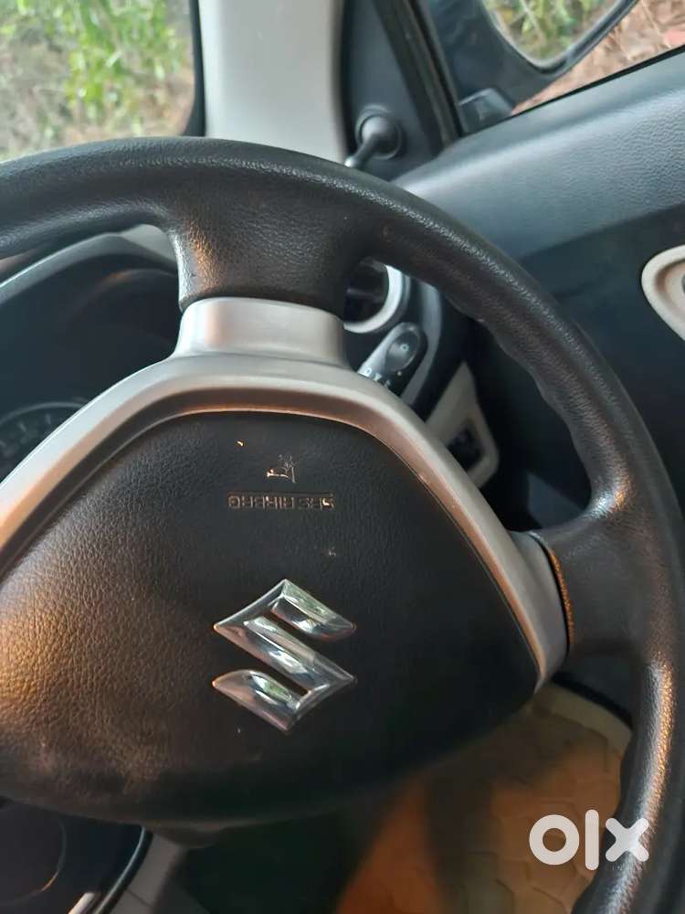 Abs:yes
Accidental :no
Air Bag: Two 
Service History: Yes