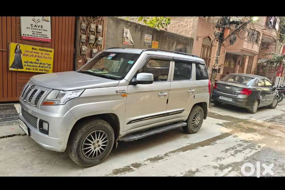 Mahendra Tuv 300
