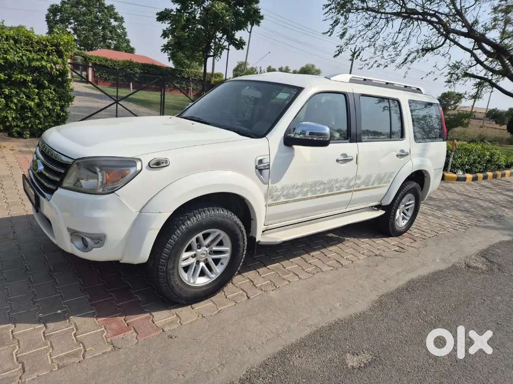 Ford Endeavour 2013 Diesel 105000 Km Driven At Good Condition New Tyre