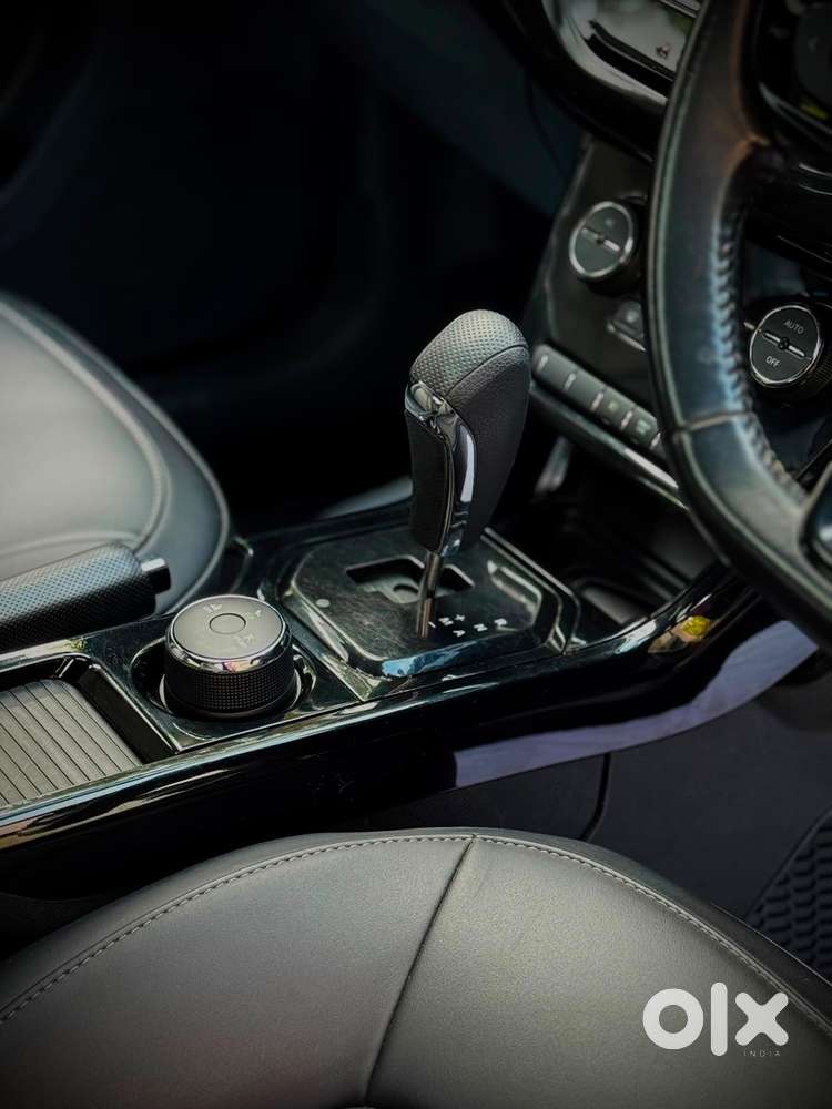 Tata Nexon, 2022, Petrol