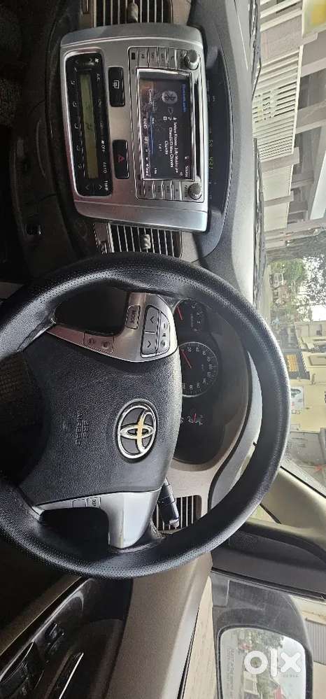 Toyota Innova 2015