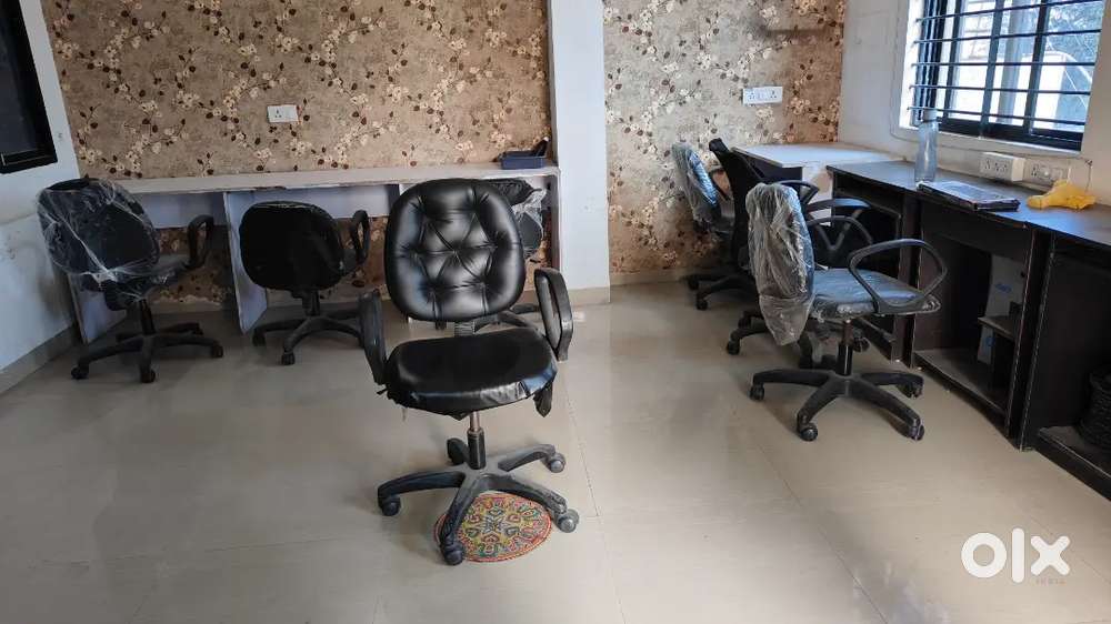 7 Office Chairs & 2 computer table for sell Other Household Items