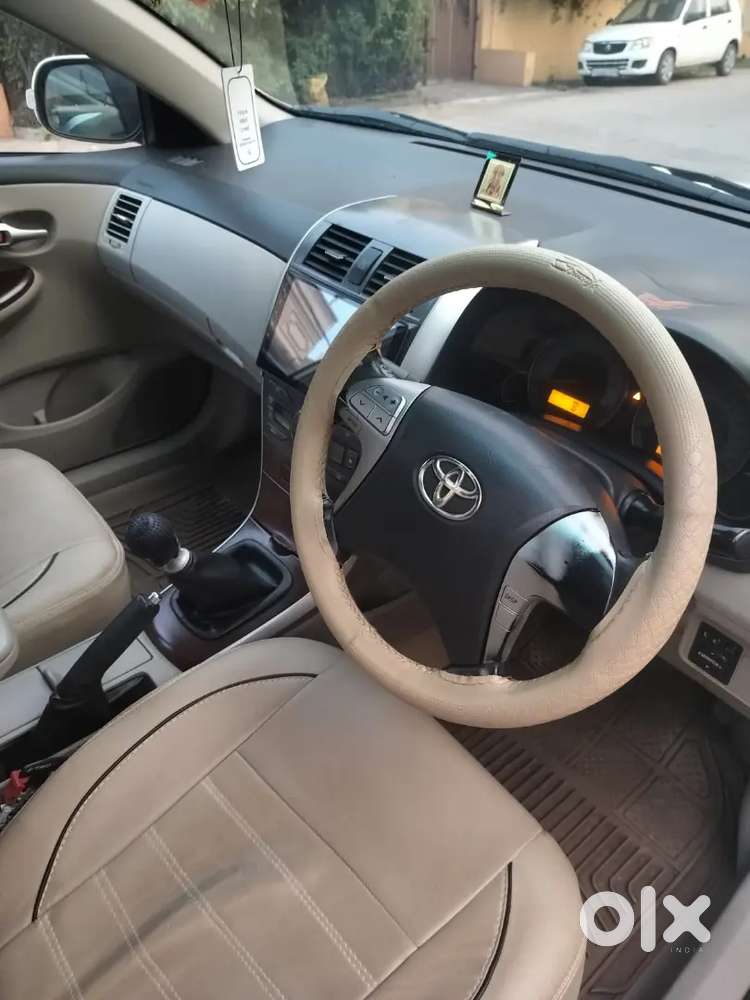 Toyota Corolla Altis 2012