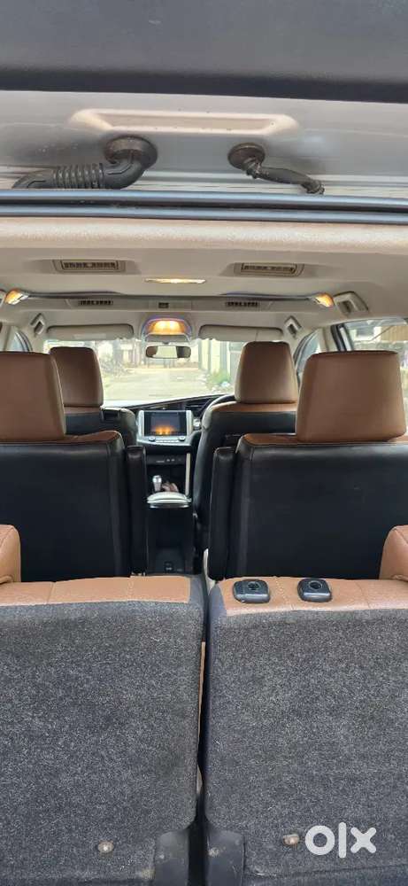 Toyota Innova Crysta 2017 Diesel Well Maintained